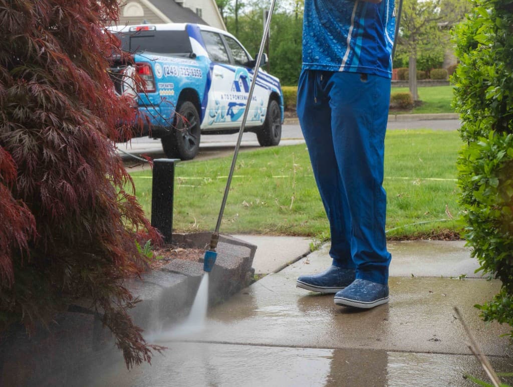 Sidewalk and walkway concrete cleaning in Oakland County
